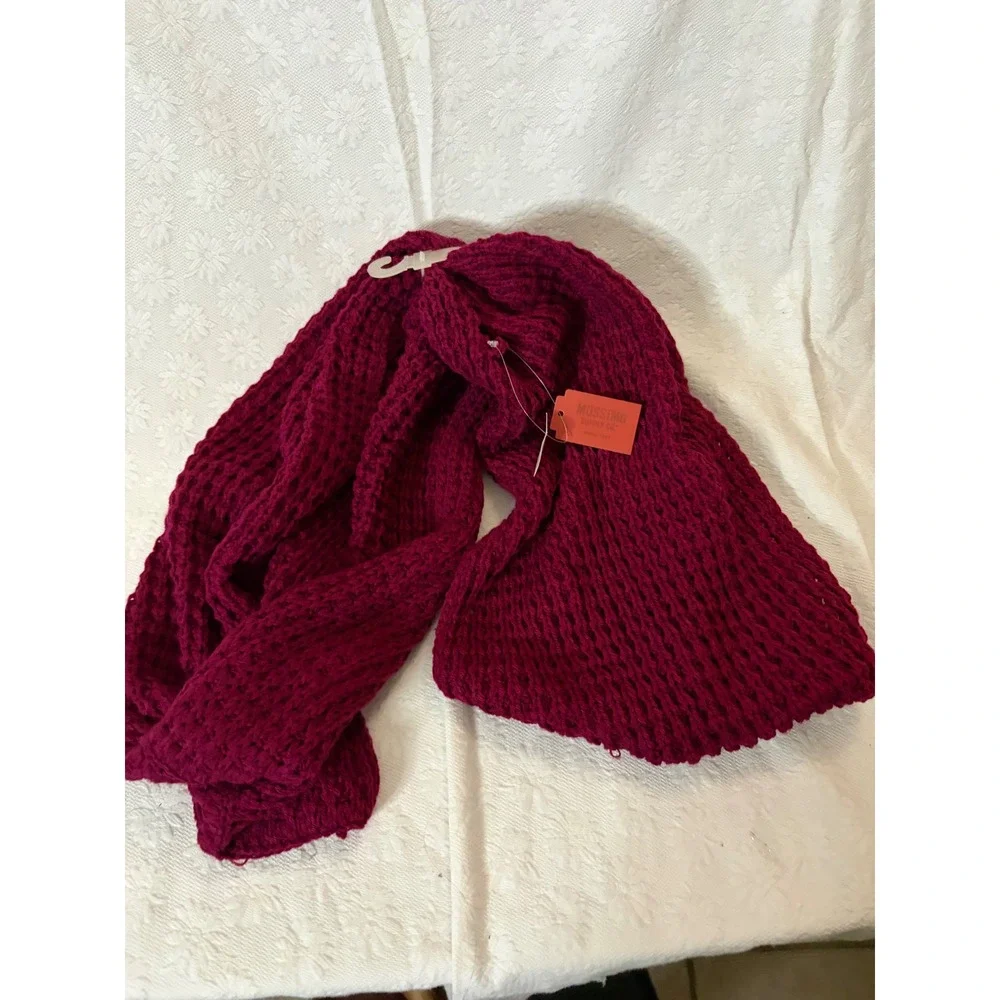Mossimo SupplyCo Cozy GoblincoreWhimsical Indie Burgundy Knit Infinity Scarf NWT